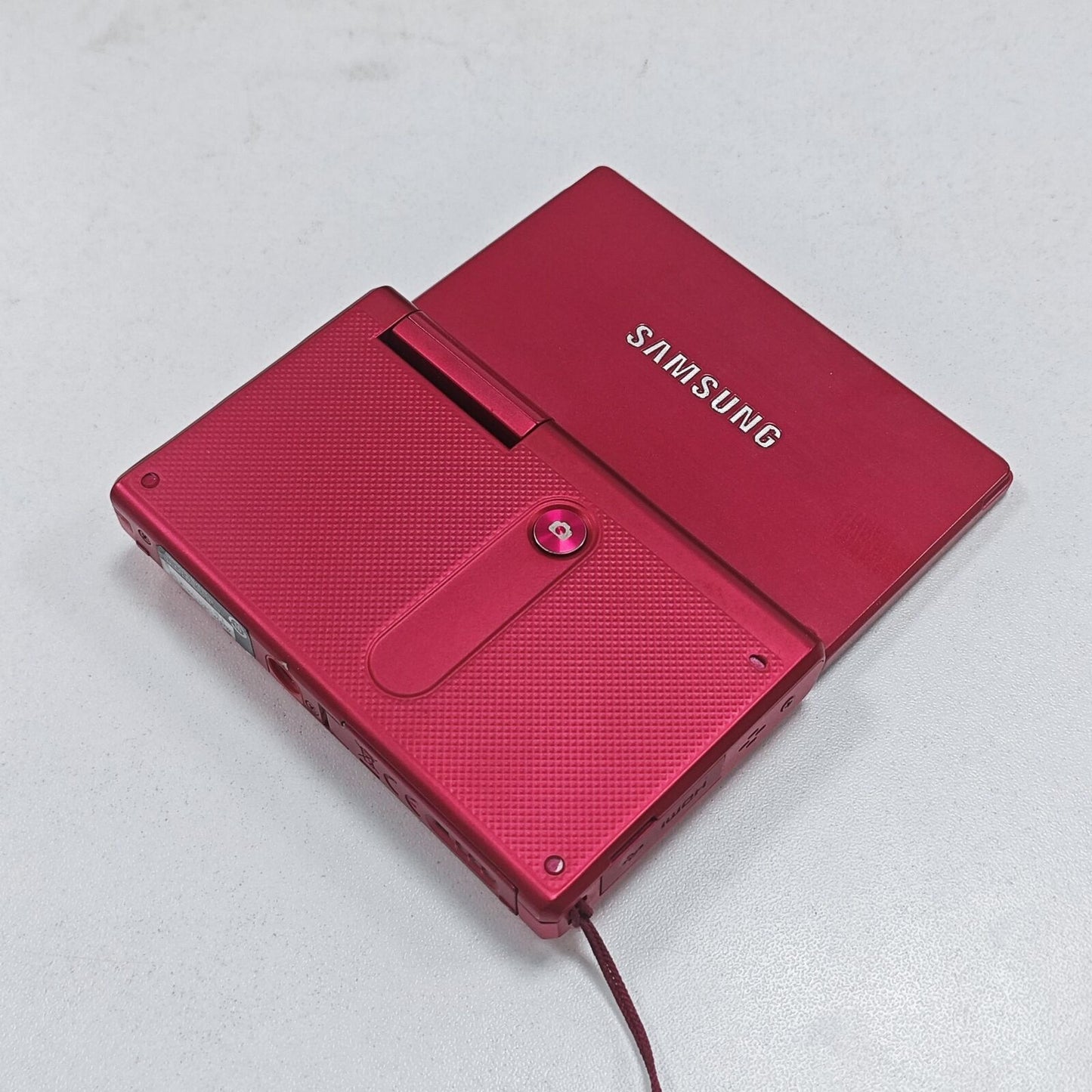 Samsung MV800 16.1MP Digital Camera Flip-out Touch Screen Vlog 5x Zoom -90% New