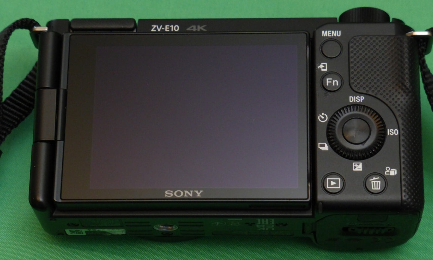Sony ZV-E10 4K Camera 24.2MP (Body Only) Mint Condition. 5 Batteries 3 Chargers