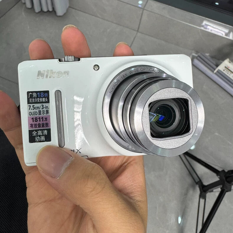 Nikon COOLPIX S9400 18.1 MP Compact Digital Camera
