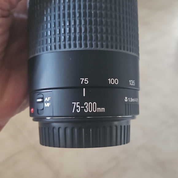 Canon EOS Rebel T3 DSLR