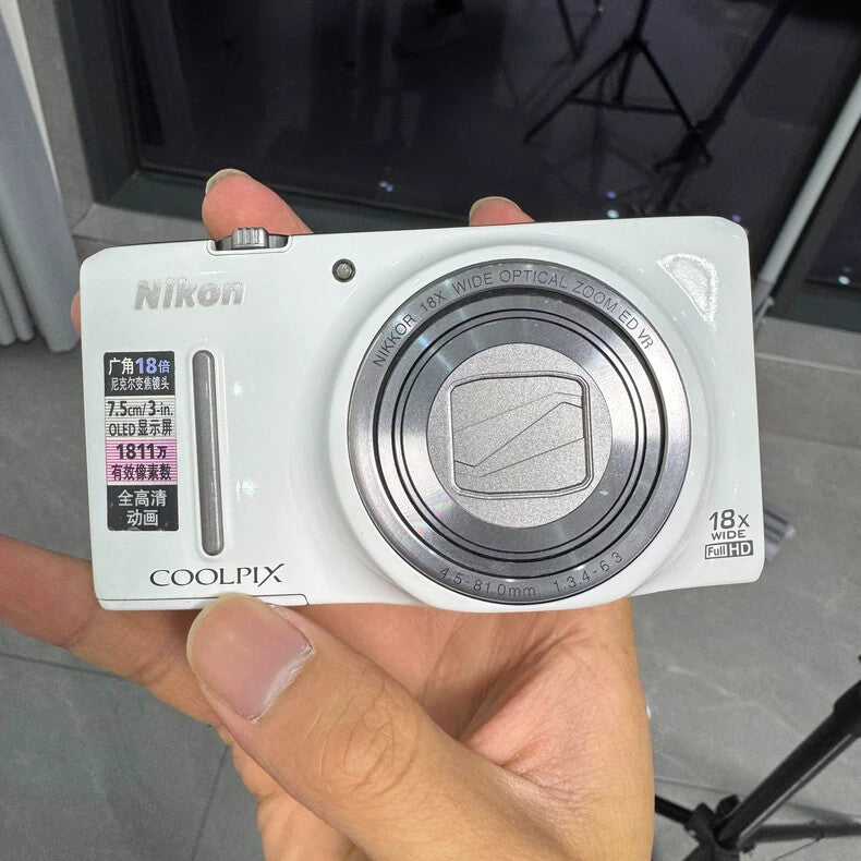 Nikon COOLPIX S9400 18.1 MP Compact Digital Camera