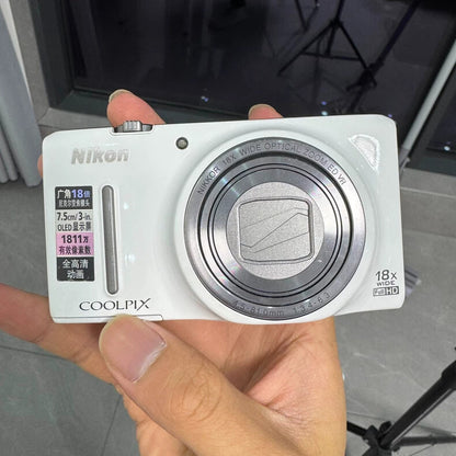 Nikon COOLPIX S9400 18.1 MP Compact Digital Camera