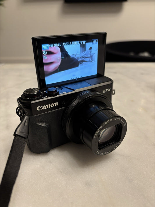 Canon PowerShot G7 x Mark II Digital Camera with carrying case and tripod